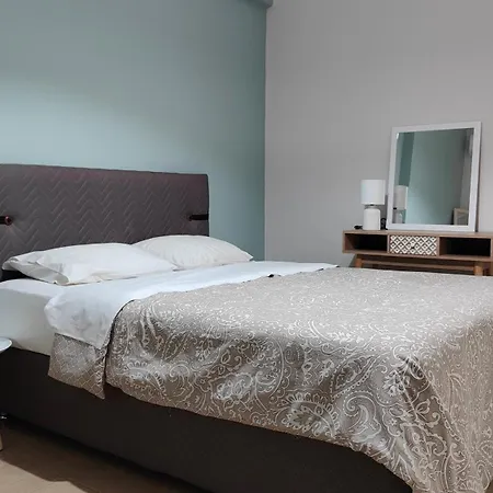 Trikalabnb - Rock & Roll 1 In Apartment *